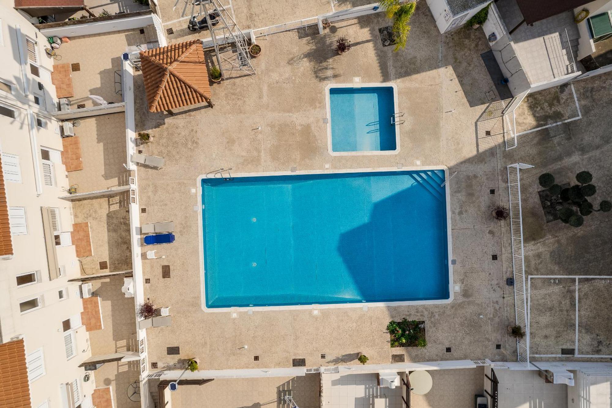 Poppy * Paralimni